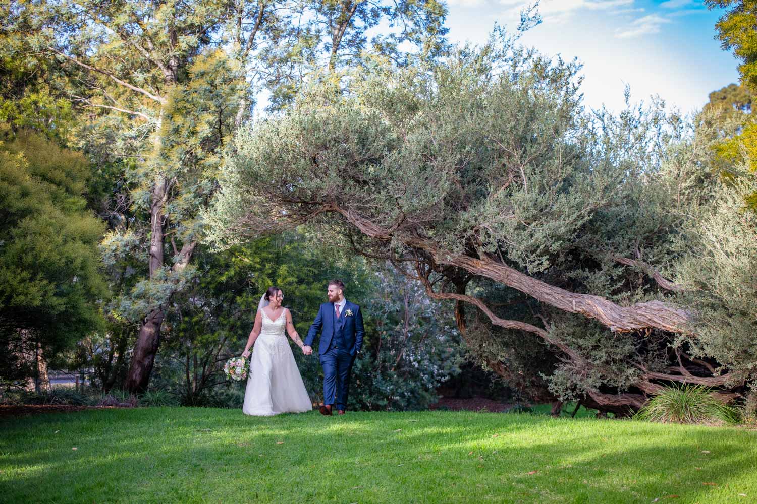 outdoor wedding botanic gardens couple shot