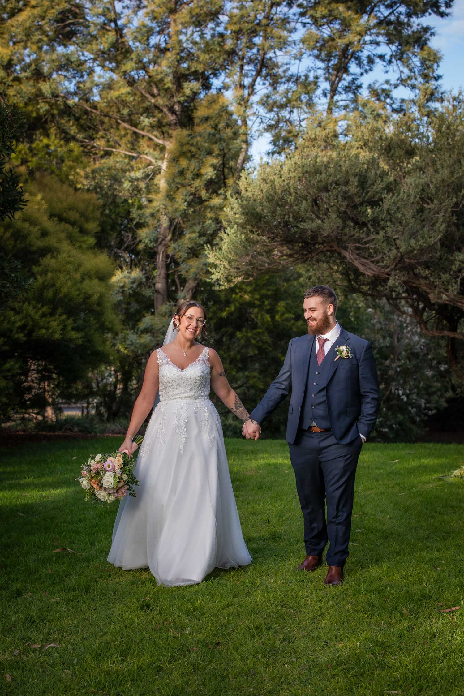 outdoor wedding botanic gardens couple shot